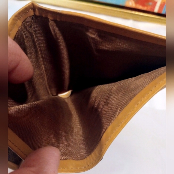 Celine Macadam Kisslock Compact Vintage Wallet GUC - Picture 9 of 16